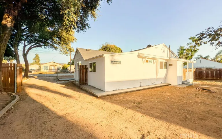 956 Avenue B, Calimesa, California 92320