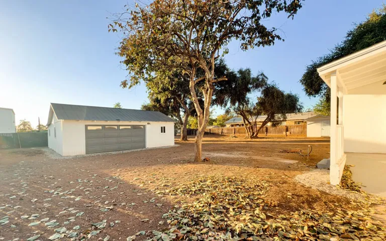 956 Avenue B, Calimesa, California 92320