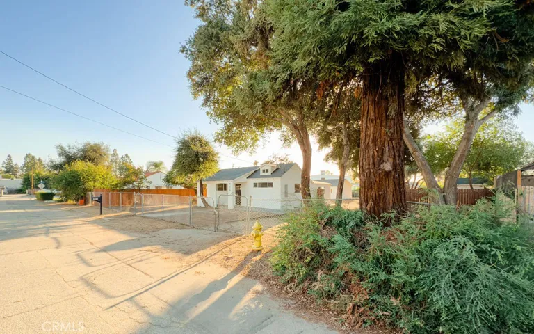 956 Avenue B, Calimesa, California 92320