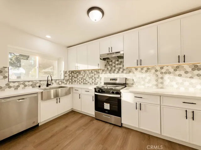 956 Avenue B, Calimesa, California 92320