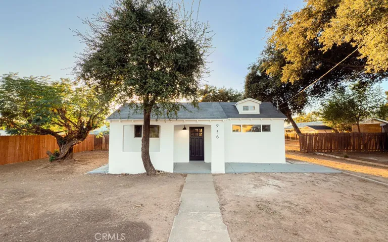 956 Avenue B, Calimesa, California 92320