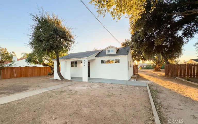 956 Avenue B, Calimesa, California 92320