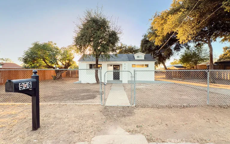 956 Avenue B, Calimesa, California 92320