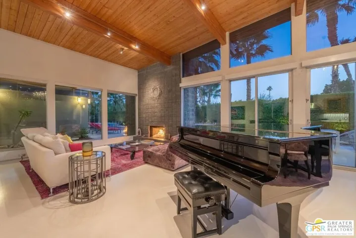 1701 Royal Palm Court, Palm Springs, California 92262