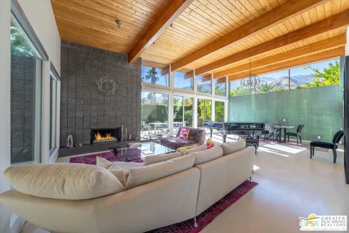 1701 Royal Palm Court, Palm Springs, California 92262