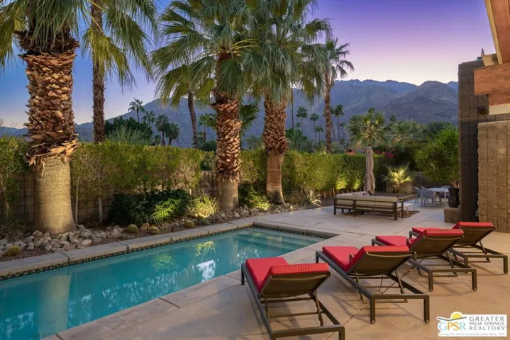1701 Royal Palm Court, Palm Springs, California 92262