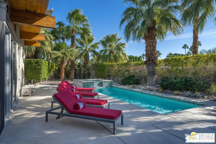 1701 Royal Palm Court, Palm Springs, California 92262