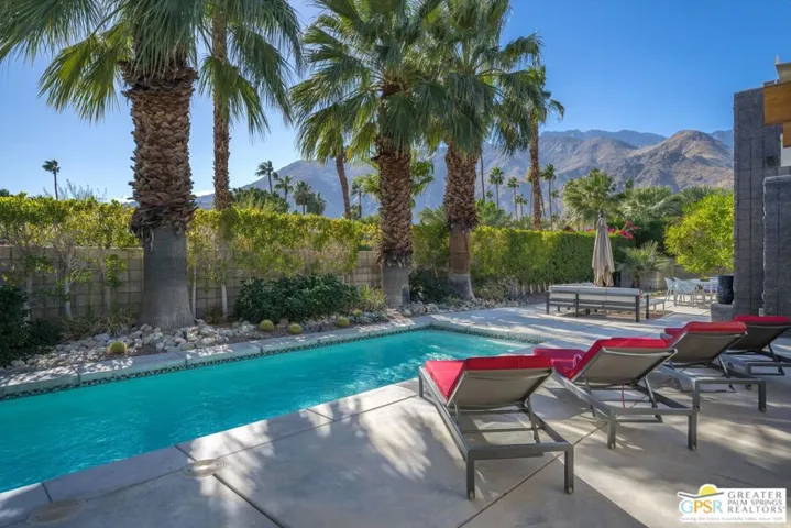 1701 Royal Palm Court, Palm Springs, California 92262