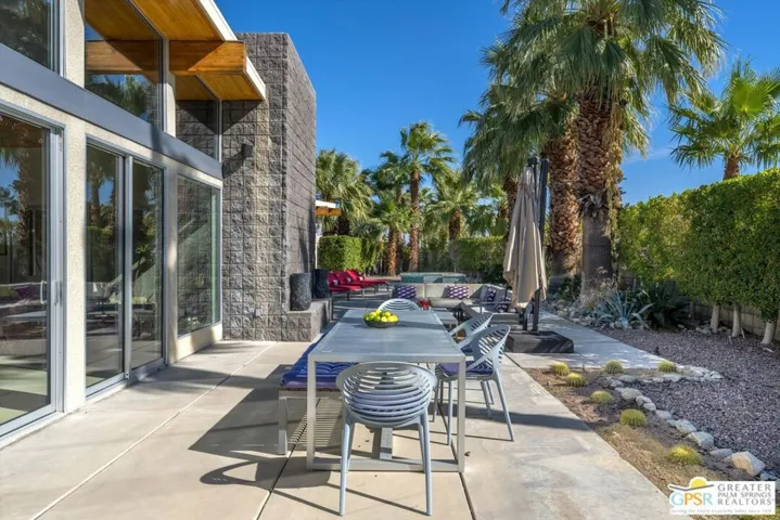 1701 Royal Palm Court, Palm Springs, California 92262