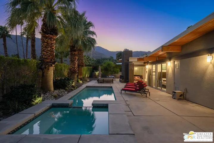 1701 Royal Palm Court, Palm Springs, California 92262