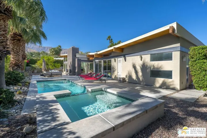 1701 Royal Palm Court, Palm Springs, California 92262