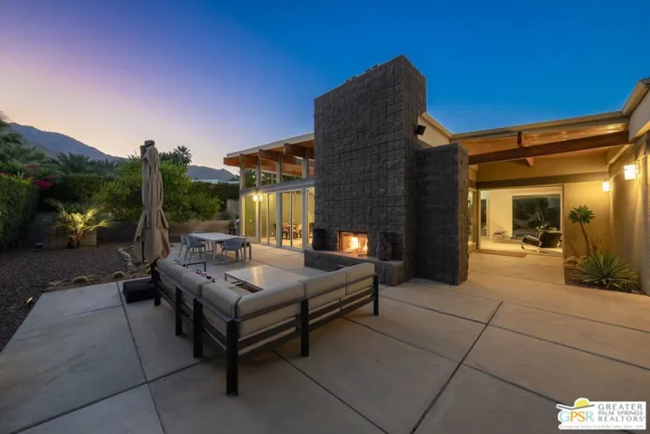 1701 Royal Palm Court, Palm Springs, California 92262