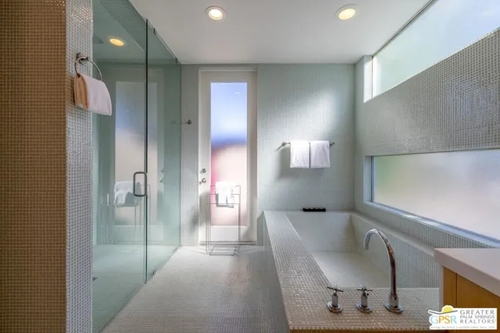 1701 Royal Palm Court, Palm Springs, California 92262