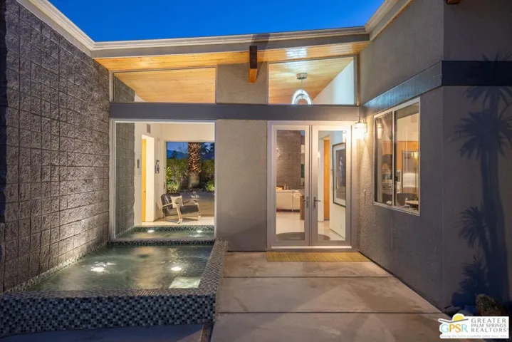 1701 Royal Palm Court, Palm Springs, California 92262