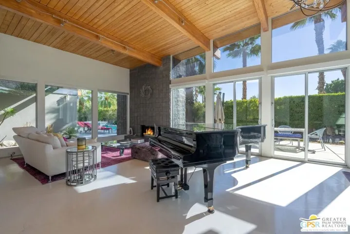 1701 Royal Palm Court, Palm Springs, California 92262