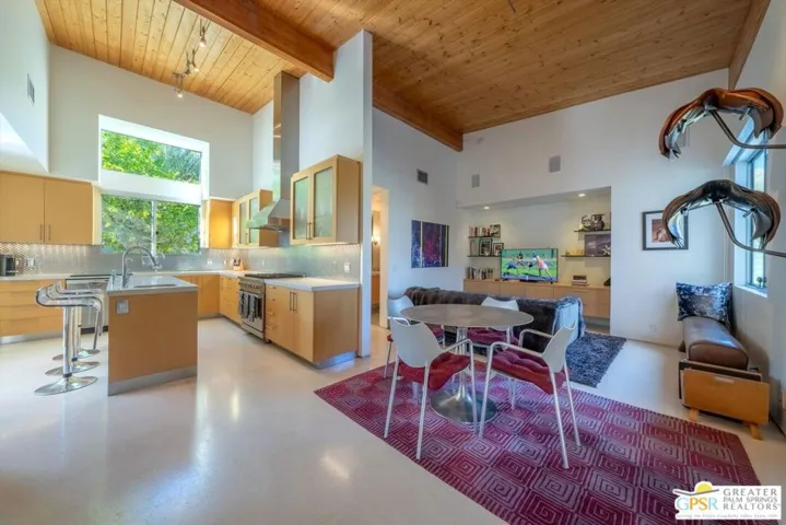 1701 Royal Palm Court, Palm Springs, California 92262