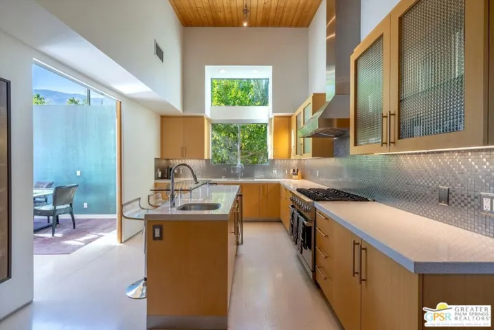 1701 Royal Palm Court, Palm Springs, California 92262
