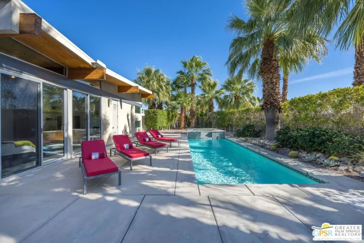 1701 Royal Palm Court, Palm Springs, California 92262