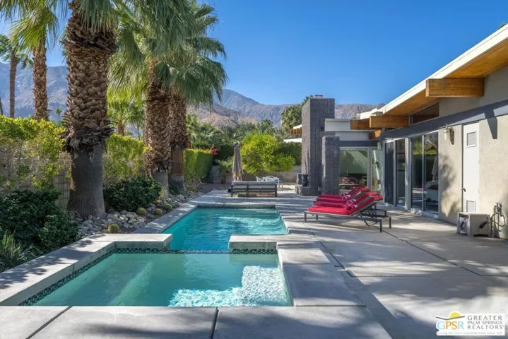 1701 Royal Palm Court, Palm Springs, California 92262