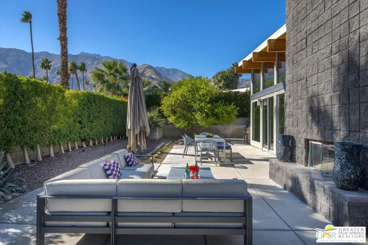 1701 Royal Palm Court, Palm Springs, California 92262
