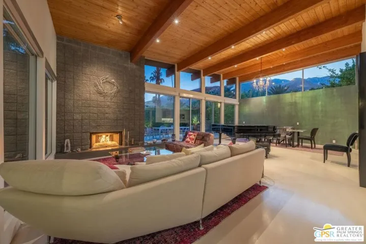 1701 Royal Palm Court, Palm Springs, California 92262