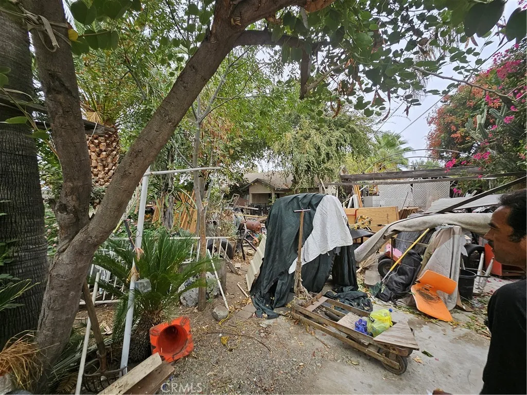 566 E Santa Fe Street, San Bernardino, California 92408 home-pic-6