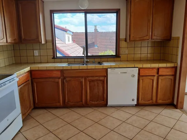 630 Buena Vista Street, Moss Beach, California 94038