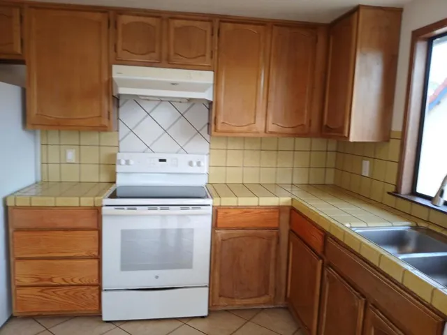 630 Buena Vista Street, Moss Beach, California 94038