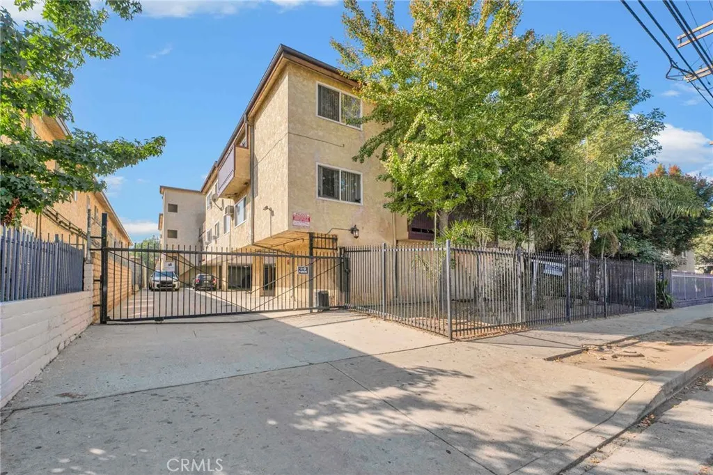 15240 Nordhoff Street, North Hills, California 91343, ,Residential Income,For Sale,Nordhoff,SR24218194