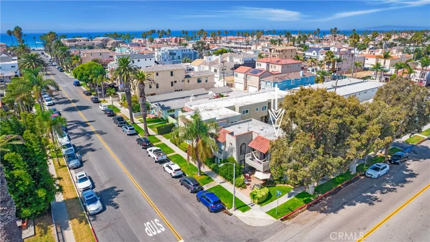 325 12th Street, Huntington Beach, California 92648