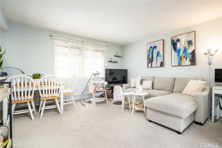 Unit 2- Livingroom photo