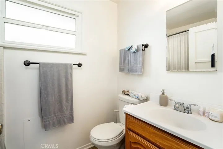 Unit 1-Full Bath