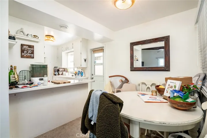 Unit 1-Dining & kitchen view