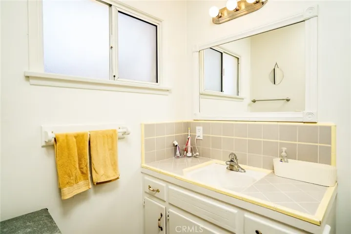 Unit 3-Full Bath