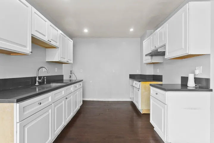 10605 S Burl Avenue, Inglewood, California 90304