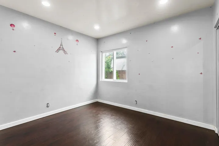 10605 S Burl Avenue, Inglewood, California 90304
