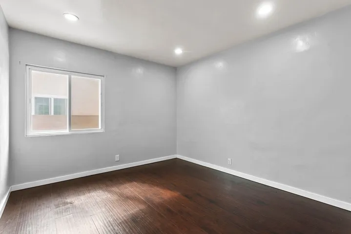 10605 S Burl Avenue, Inglewood, California 90304