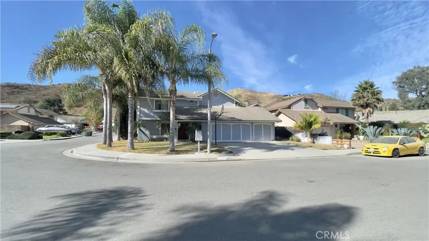 BEAUTIFUL CORNER PROPERTY, NICE NEIGHBORHOOD.