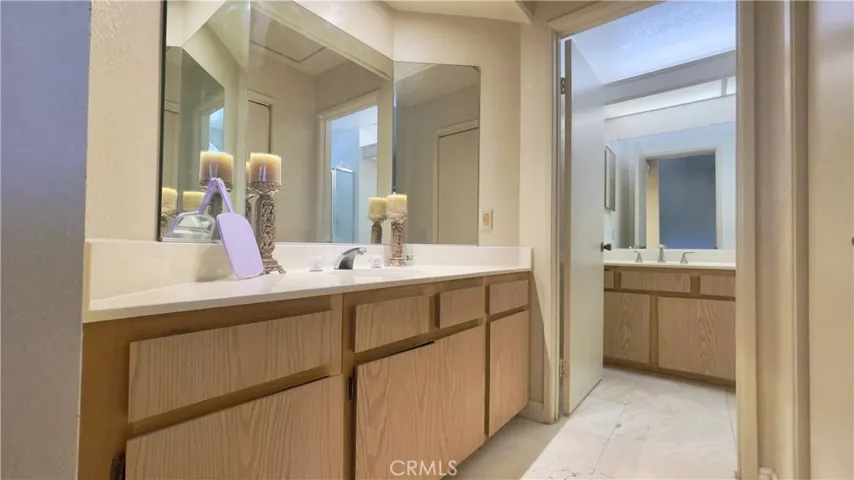 MASTER BATHROOM WITH DUAL SINKS.