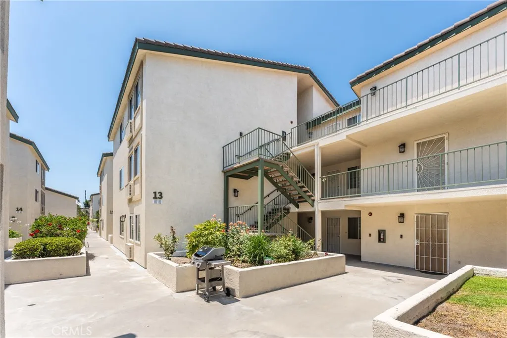 15000 Downey Avenue 354, Paramount, California 90723, 1 Bedroom Bedrooms, ,1 BathroomBathrooms,Residential,For Sale,Downey,CV24218379