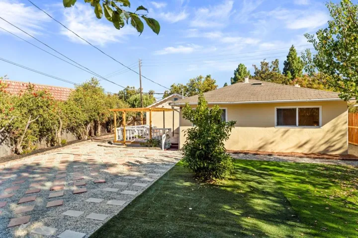 2575 S. Winchester Boulevard, Campbell, California 95008