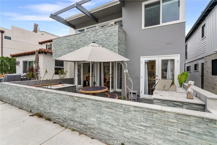 1317 W Bay Avenue, Newport Beach, California 92661