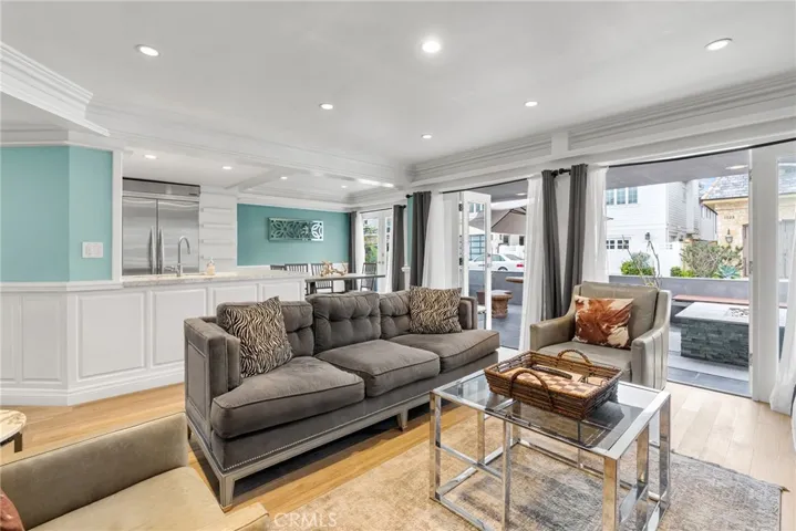 1317 W Bay Avenue, Newport Beach, California 92661
