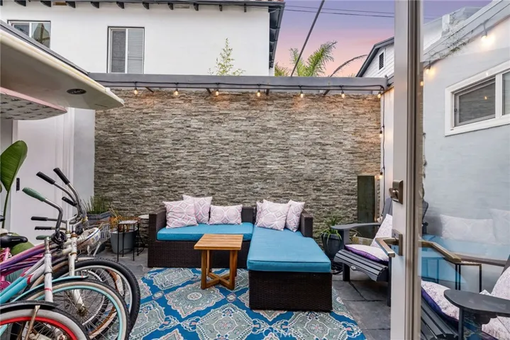 1317 W Bay Avenue, Newport Beach, California 92661