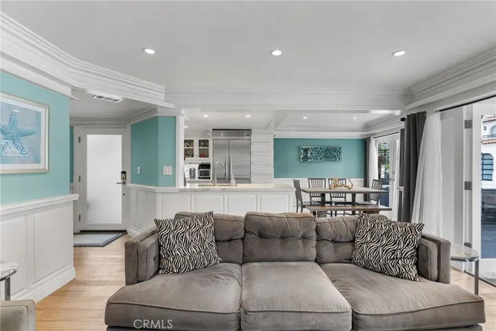1317 W Bay Avenue, Newport Beach, California 92661