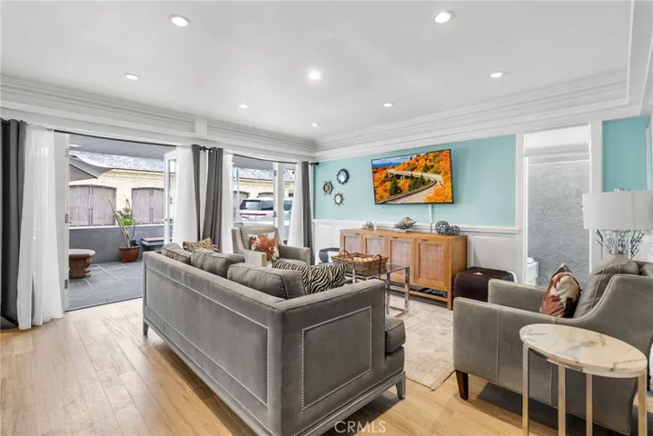 1317 W Bay Avenue, Newport Beach, California 92661