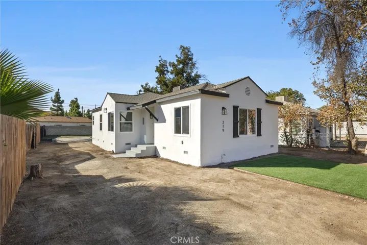 219 8th Street, Bakersfield, California 93304