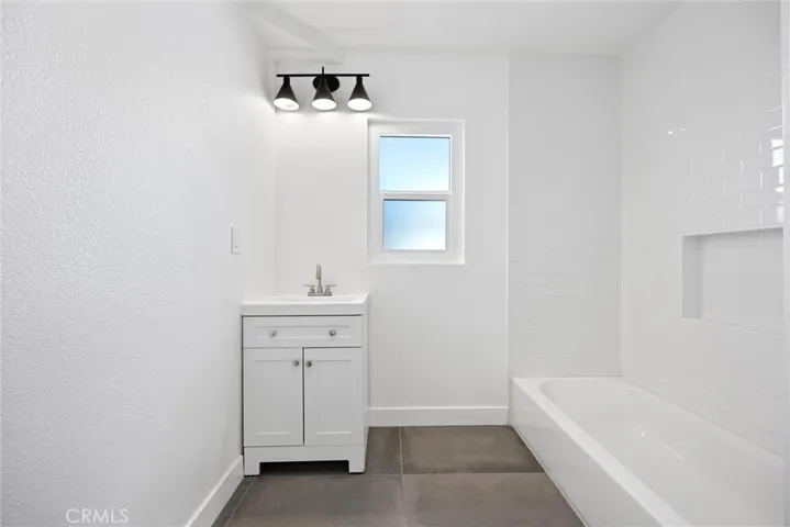 219 8th Street, Bakersfield, California 93304