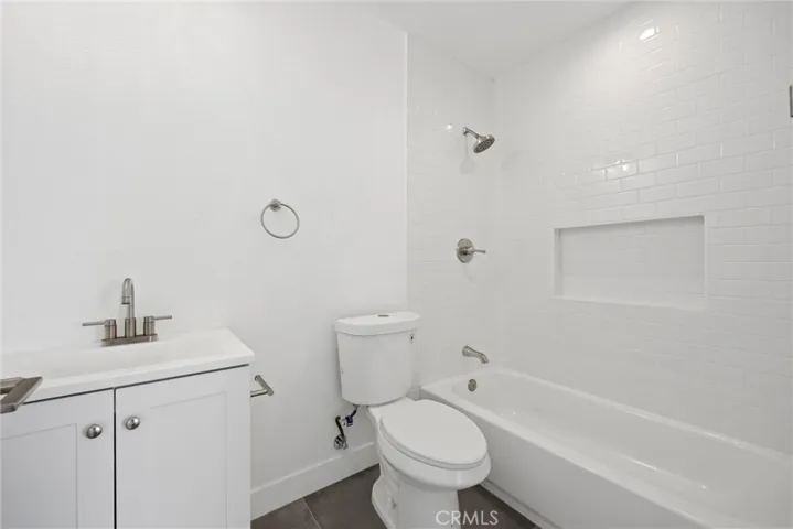 219 8th Street, Bakersfield, California 93304