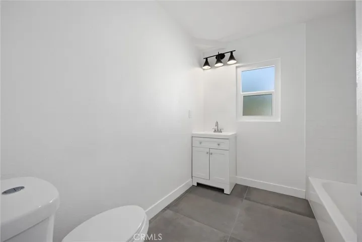 219 8th Street, Bakersfield, California 93304